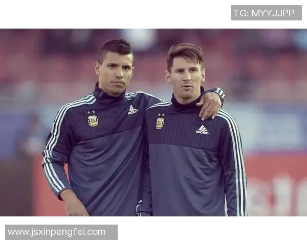 足球明星背后的女人们：揭开他们妻子的故事与风采合集